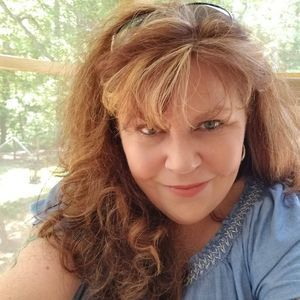 Meet your Posher, Debi